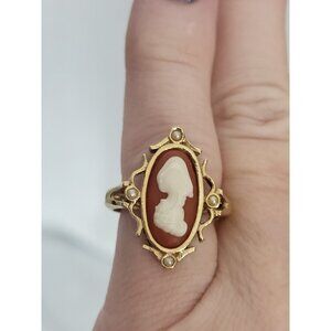 Vtg Avon Victorian Lady Cameo Ring Faux Seed Pearls Size 4-5.5 Adj. Gold Tone